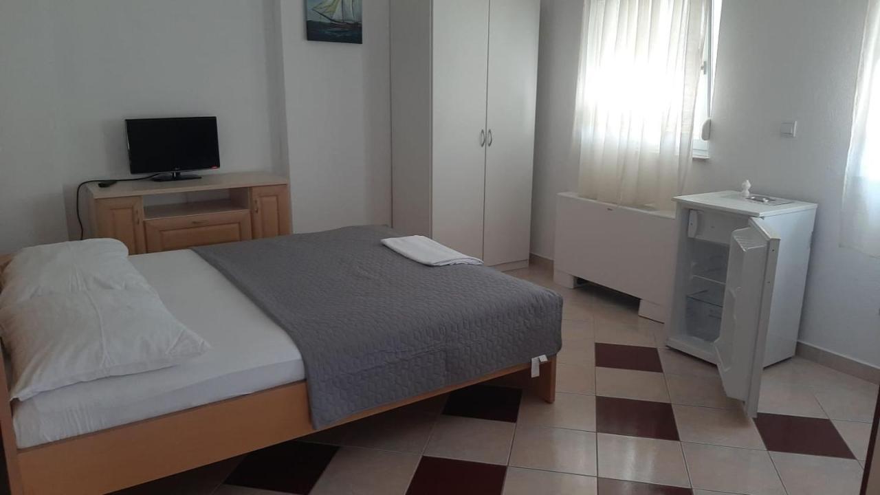 Apartments Nina Проманья Экстерьер фото