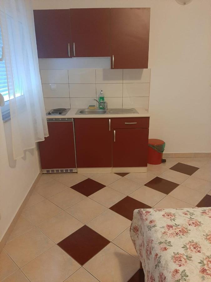Apartments Nina Проманья Экстерьер фото