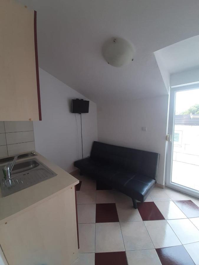 Apartments Nina Проманья Экстерьер фото