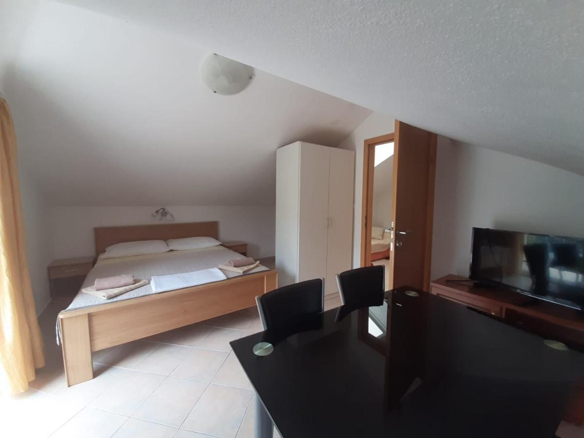Apartments Nina Проманья Экстерьер фото