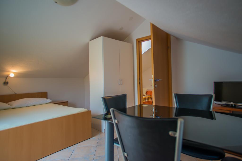 Apartments Nina Проманья Экстерьер фото
