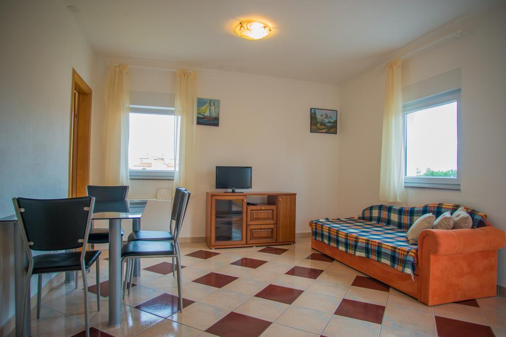 Apartments Nina Проманья Экстерьер фото